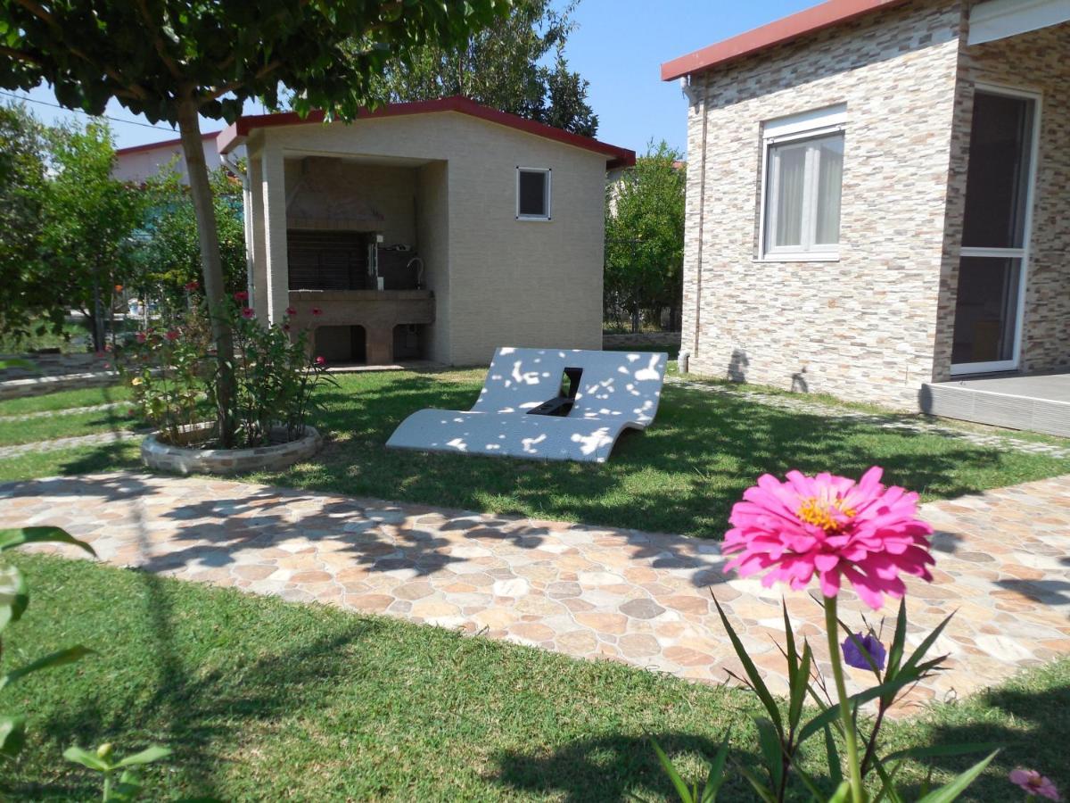 Costa Petra - Luxury Seaside Cottage With Garden - Vacation House For Families In Greece Néa Meságkala Bagian luar foto