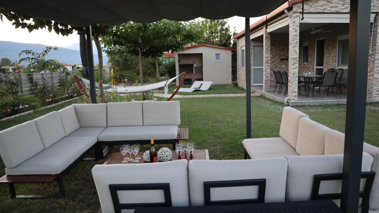 Costa Petra - Luxury Seaside Cottage With Garden - Vacation House For Families In Greece Néa Meságkala Bagian luar foto