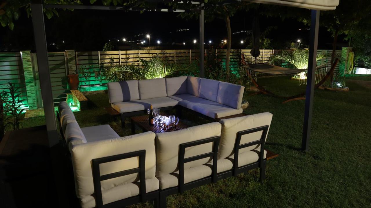 Costa Petra - Luxury Seaside Cottage With Garden - Vacation House For Families In Greece Néa Meságkala Bagian luar foto