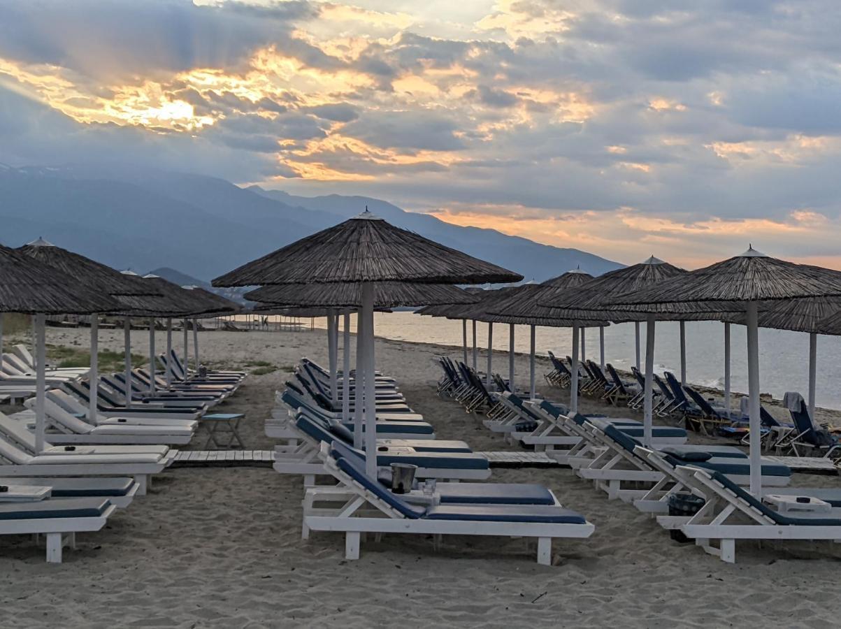 Costa Petra - Luxury Seaside Cottage With Garden - Vacation House For Families In Greece Néa Meságkala Bagian luar foto