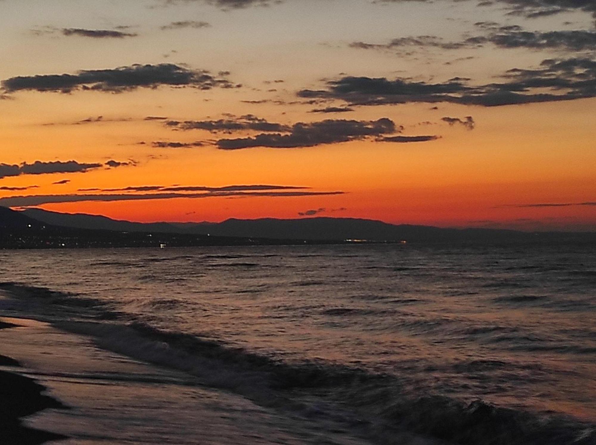 Costa Petra - Luxury Seaside Cottage With Garden - Vacation House For Families In Greece Néa Meságkala Bagian luar foto