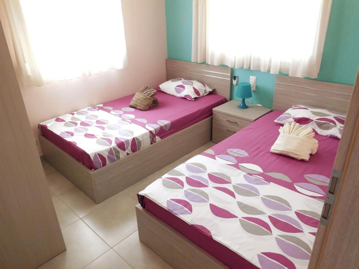 Costa Petra - Luxury Seaside Cottage With Garden - Vacation House For Families In Greece Néa Meságkala Bagian luar foto